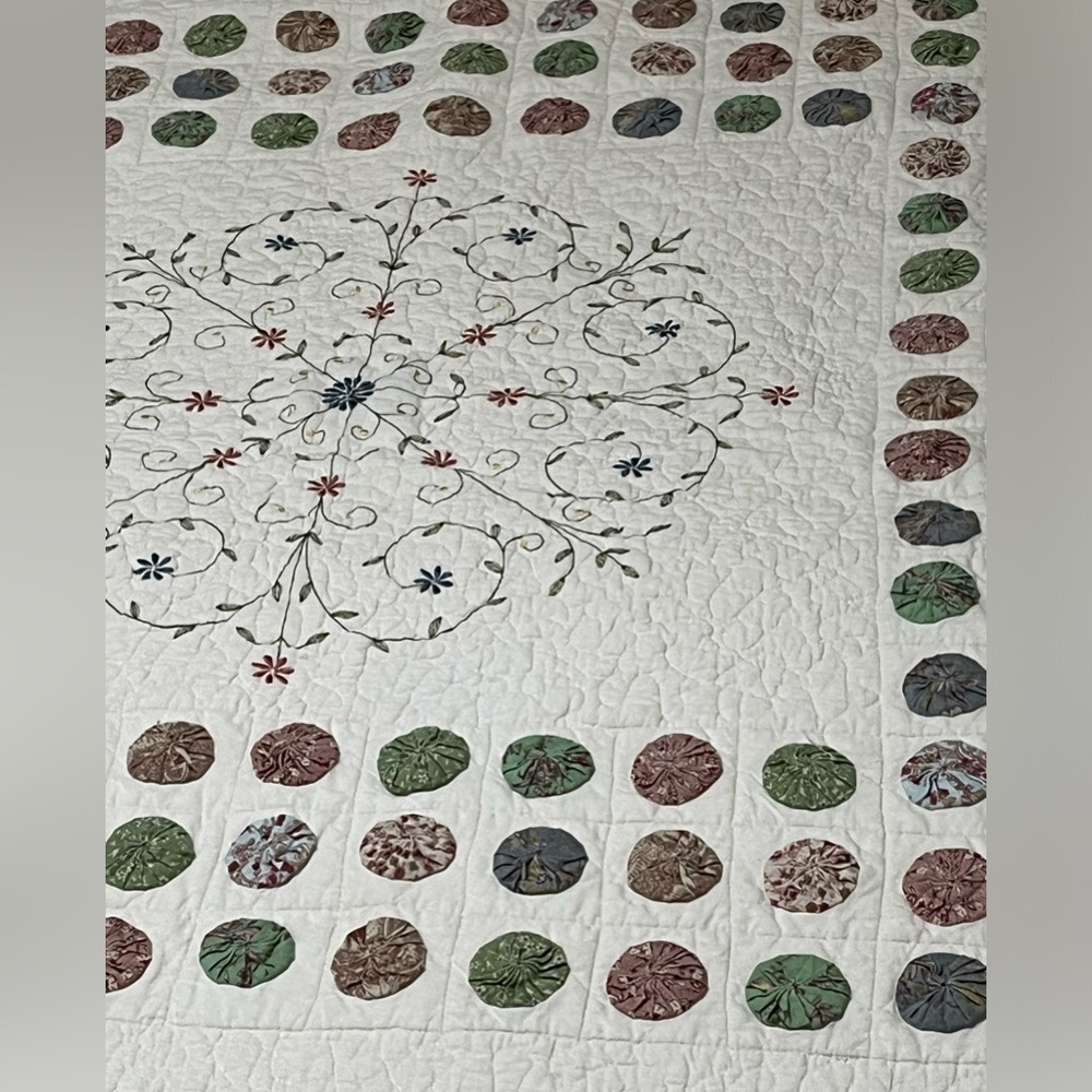 YO YO QUILT, SUFFOLK PUFF QUILT, NOSTALGIC HOME FASHIONS, QUEEN SIZE - Picture 6 of 11